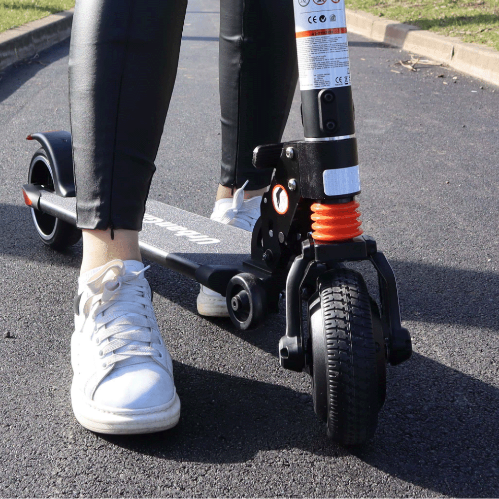 La trottinette électrique tout-terrain UrbanGlide fait dégonfler