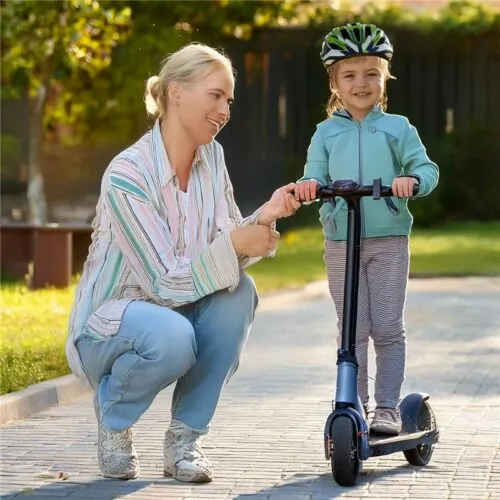 Trottinette électrique pour enfant vue par un parent, entre envie d’autonomie, sécurité et réglementation